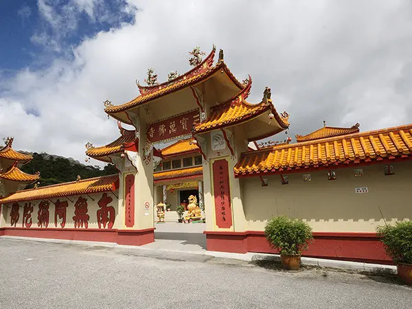 Sam Poh Temple