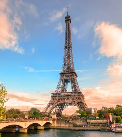 Paris City & Beyond Explorer